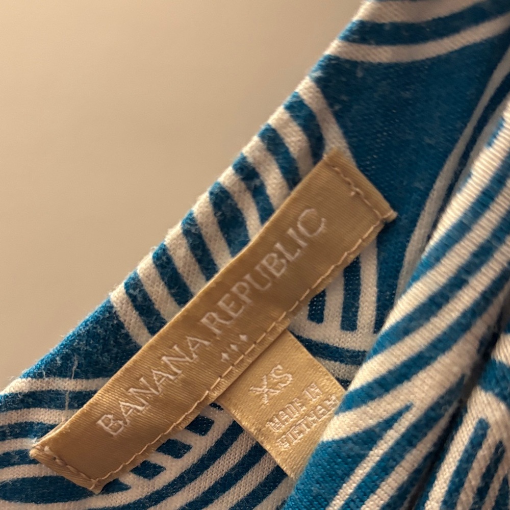 Banana Republic Teal and White Patterned Fabric